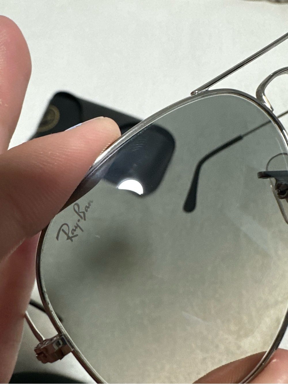 Classic Ray-Ban Aviators - Picture 4 of 9
